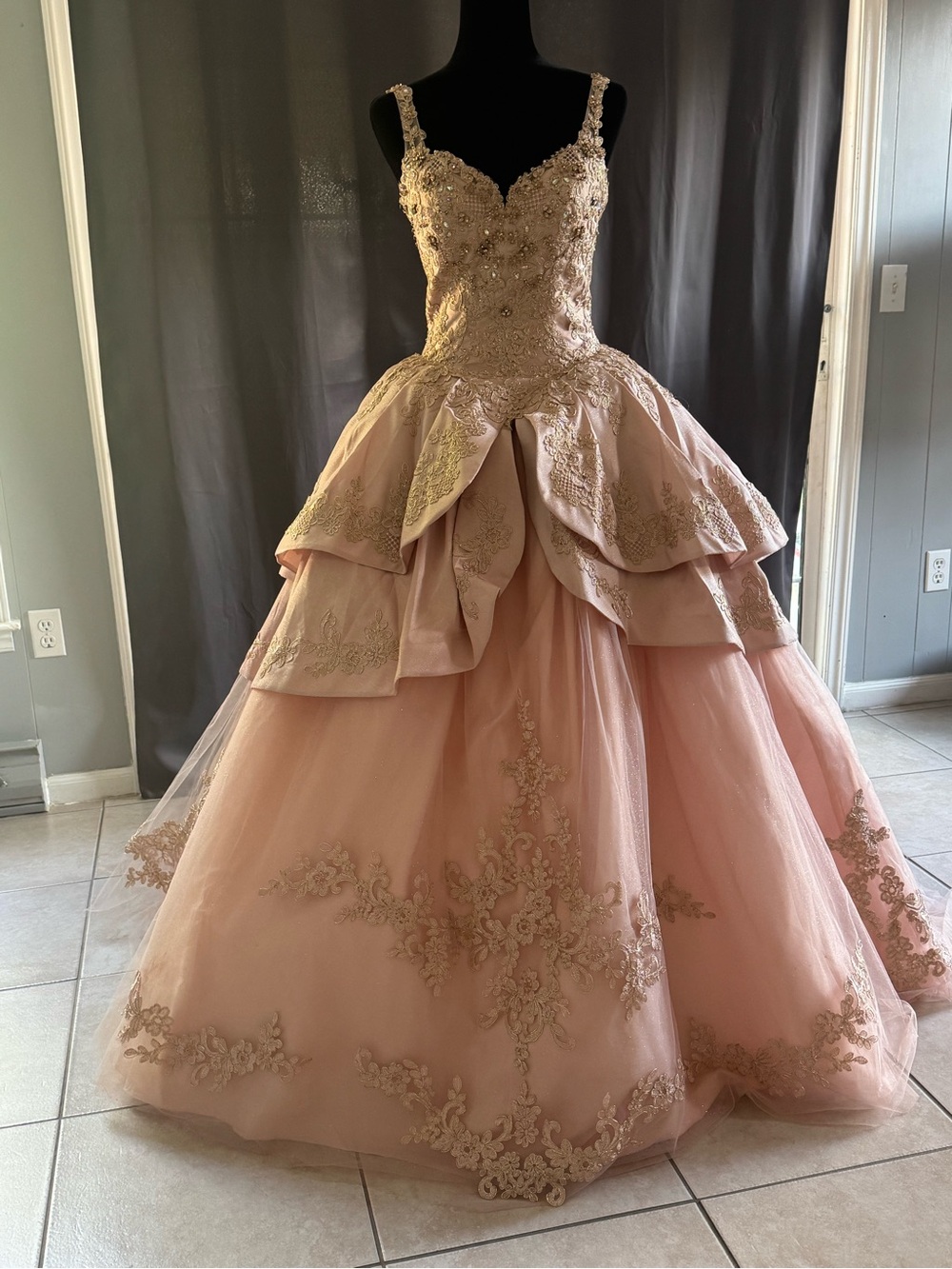 Quinceñera dress